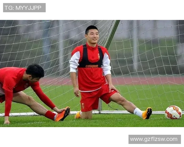 中国足球明星武磊精彩颠球技巧展示挑战极限掌控足球艺术 中国足球明星武磊精彩颠球技巧展示挑战极限掌控足球艺术