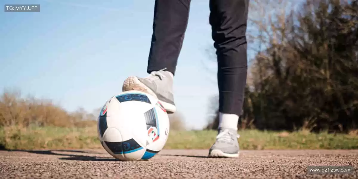 🎮 潮流装备，释放你的运动 DNA！👟